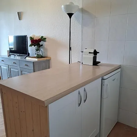 - 6 Pax Apartment *