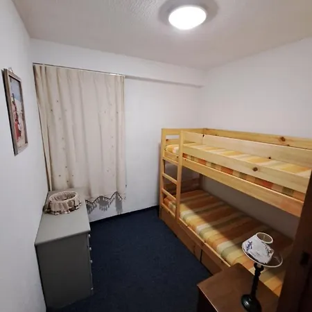 - 6 Pax Apartment